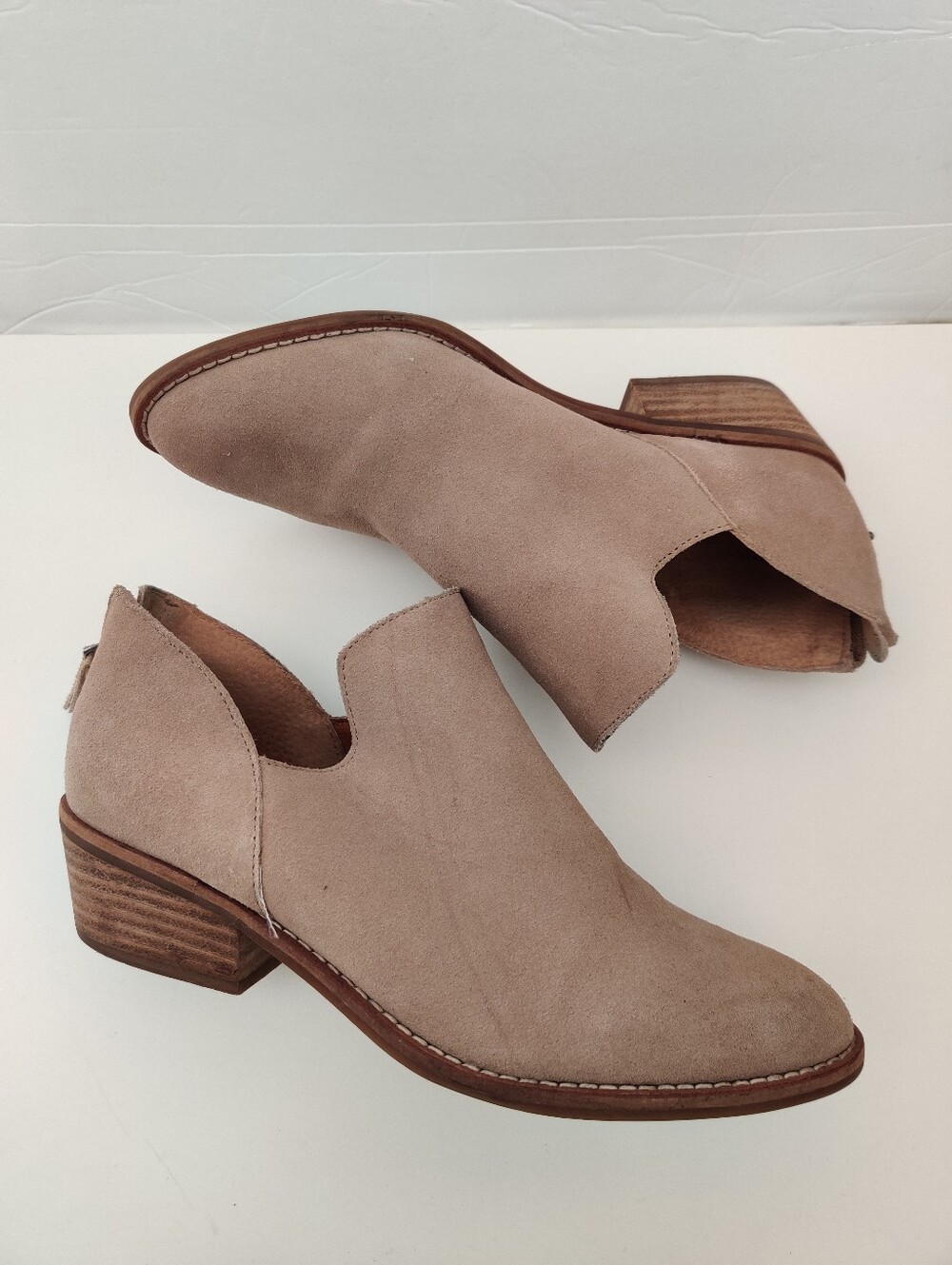 Lucky Brand Freelia Taupe Suede Cutout Low Booties.